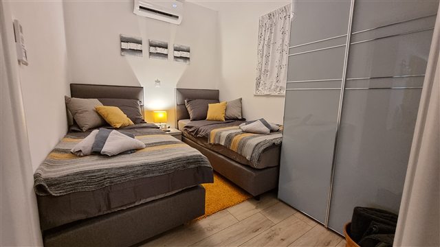 Twin bedroom